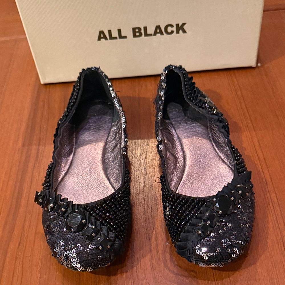 All Black Women's Sequin Embellished Flats